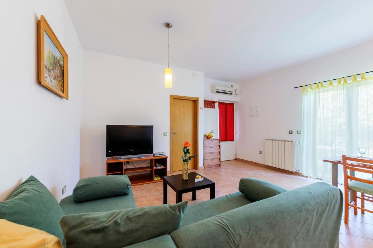 Apartments Pino プーラ エクステリア 写真