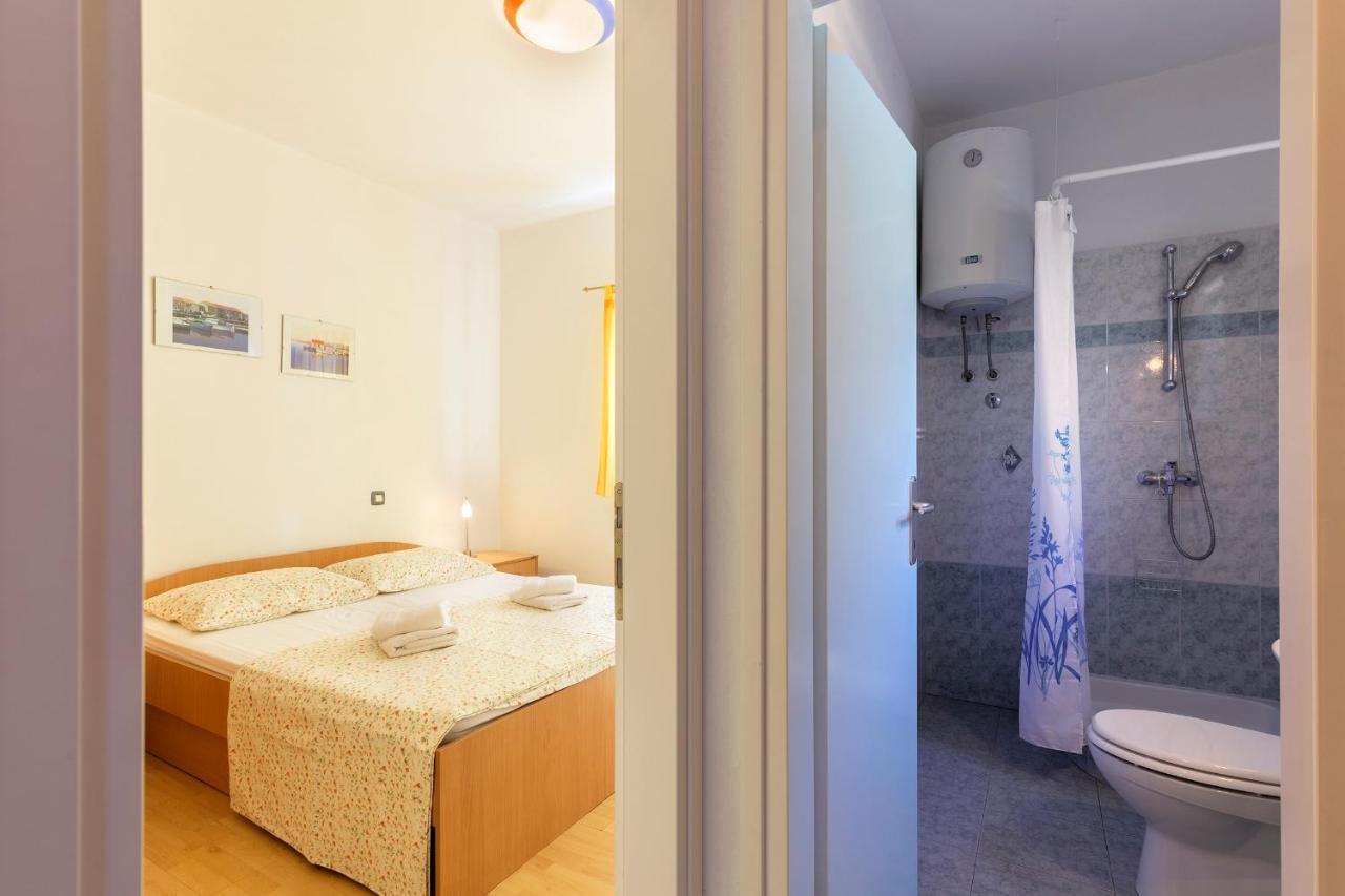 Apartments Pino プーラ エクステリア 写真