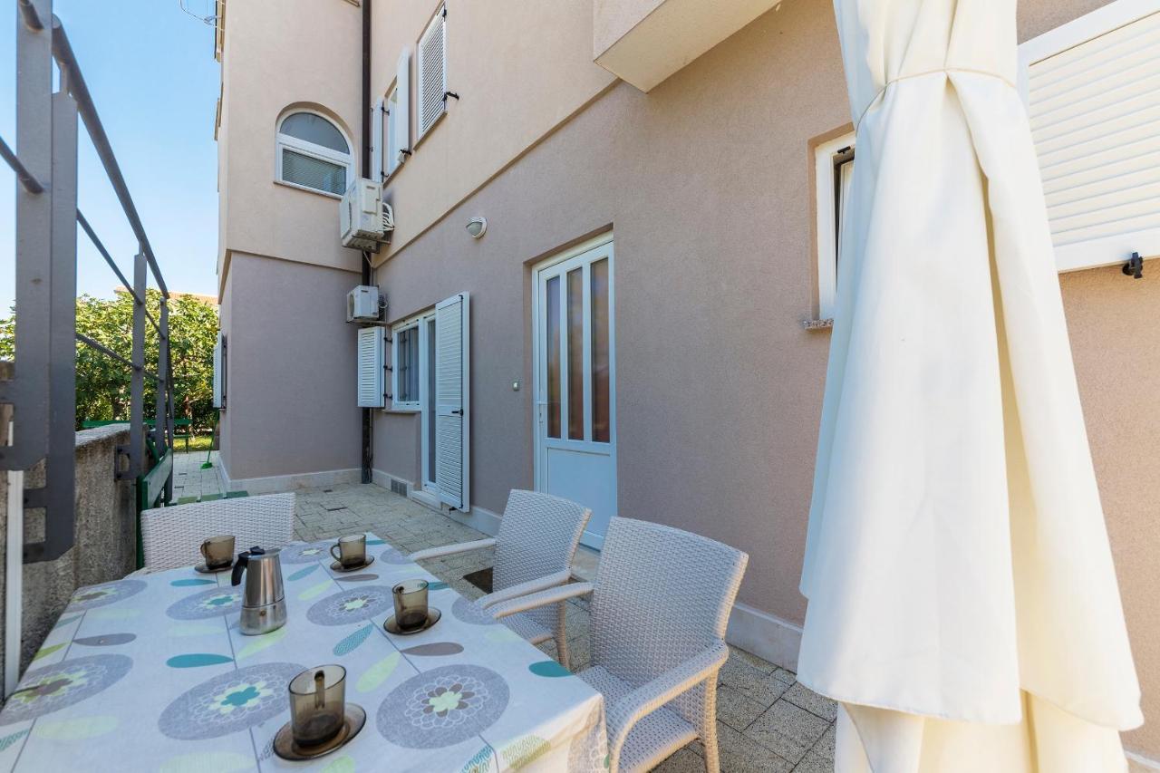 Apartments Pino プーラ エクステリア 写真