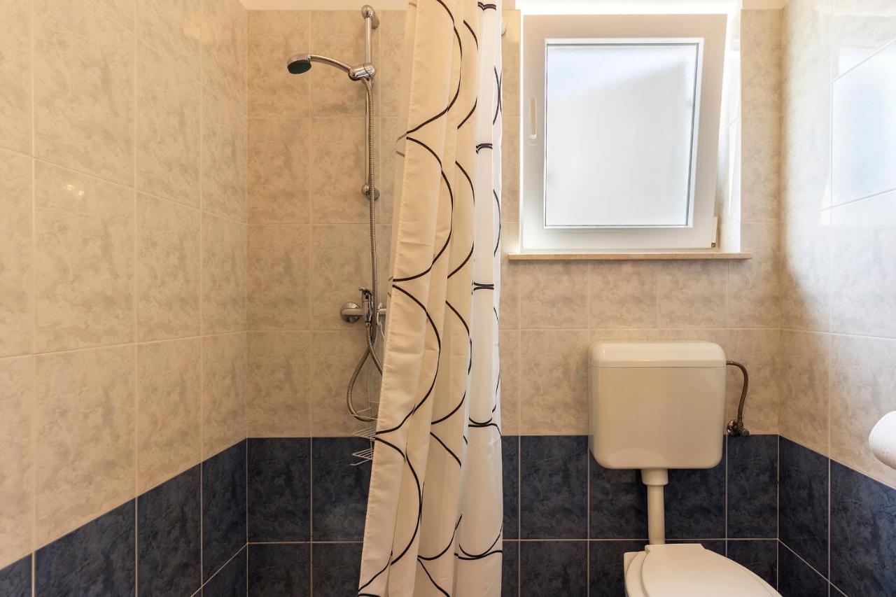 Apartments Pino プーラ エクステリア 写真
