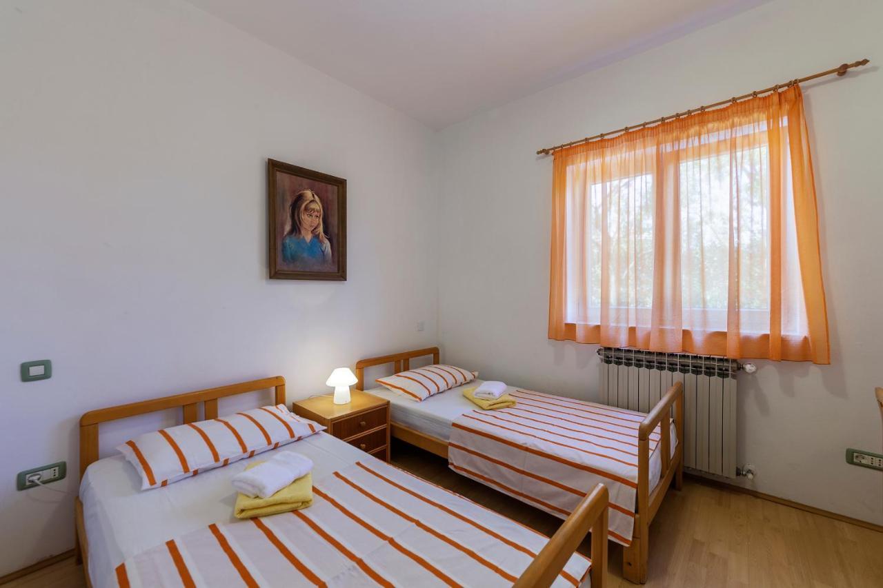 Apartments Pino プーラ エクステリア 写真