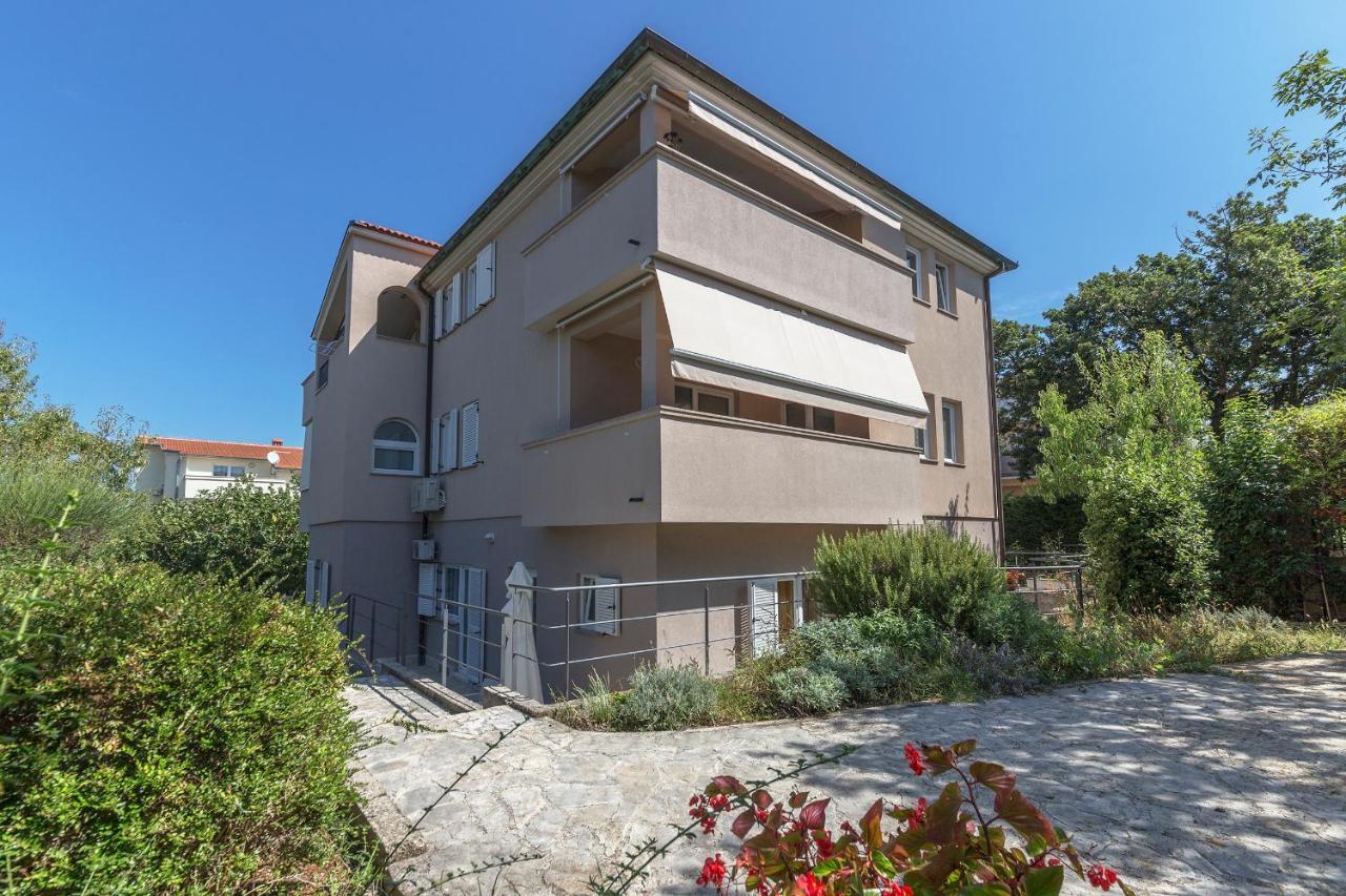 Apartments Pino プーラ エクステリア 写真