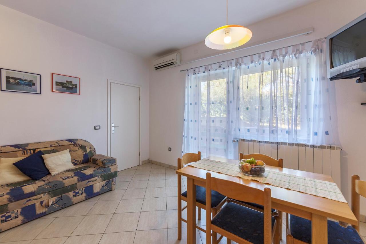 Apartments Pino プーラ エクステリア 写真