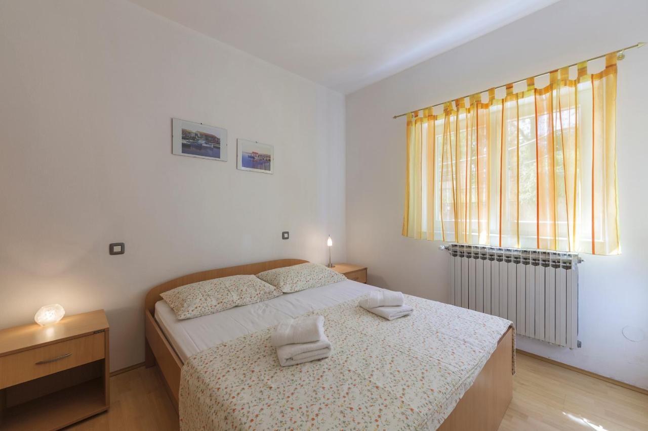 Apartments Pino プーラ エクステリア 写真