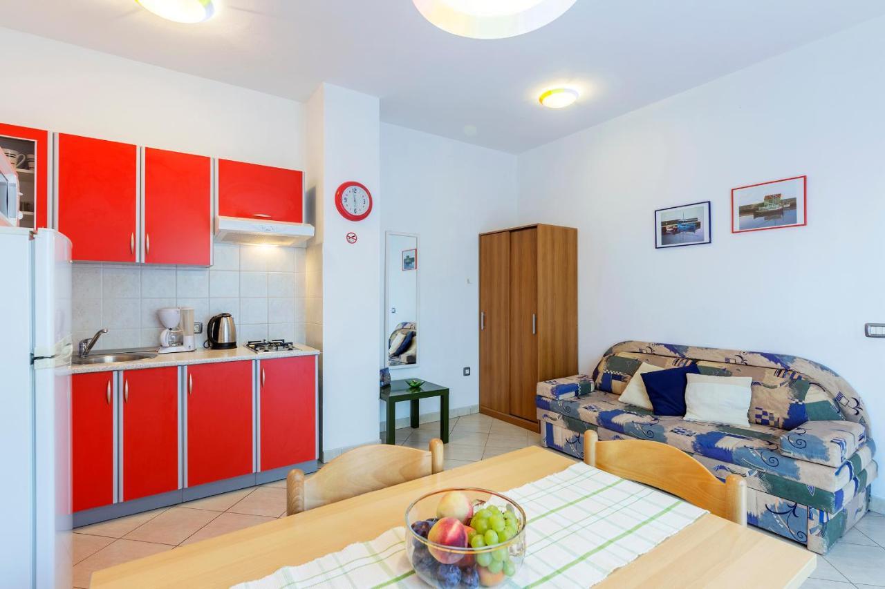 Apartments Pino プーラ エクステリア 写真